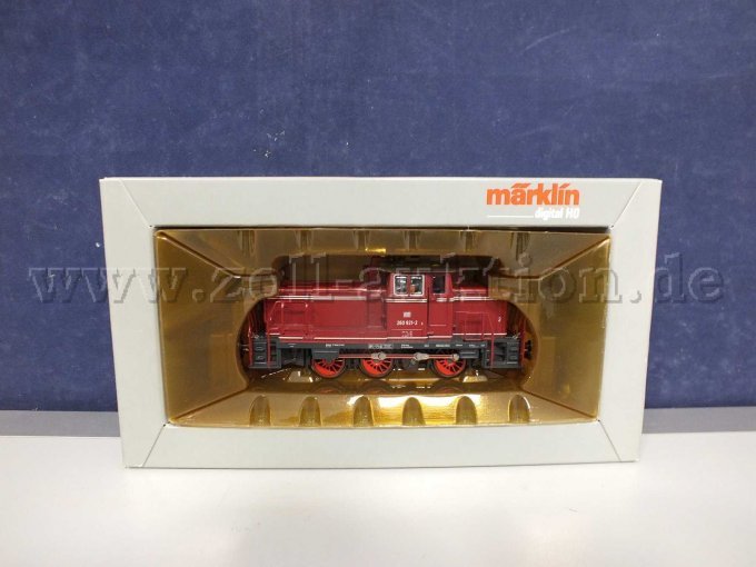 Aufnahme der Diesellokomotive BR 260 der DB im Blister.