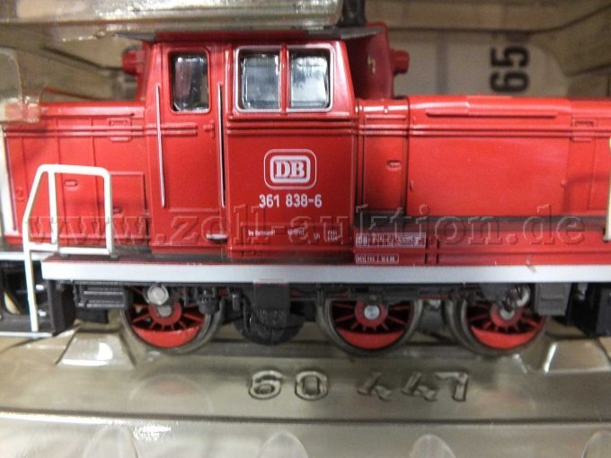 Aufschrift Betriebsnr. 361 838-6 mit DB-Logo