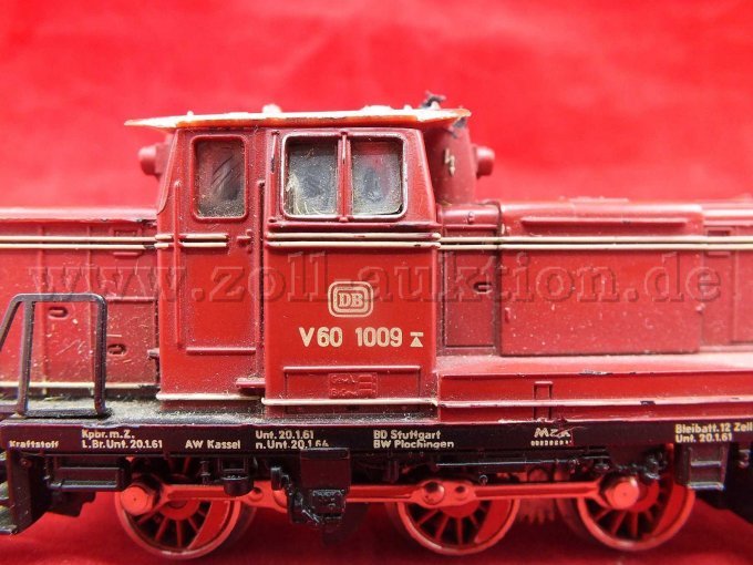 Detailaufnahme der Diesellokomotive BR V 60 mit Betriebsnummer und Aufdrucken