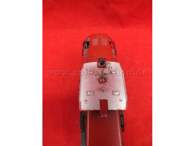 Aufnahme des Kunststoff-Gehäuse silbernen lackierten Dachaufsatz mit Beschädigungen