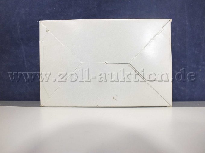 Rückseite  der Verpackung mit beschädigungen