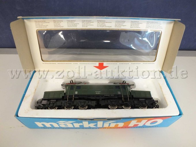 Ansicht der Lok in geöffneter OVP