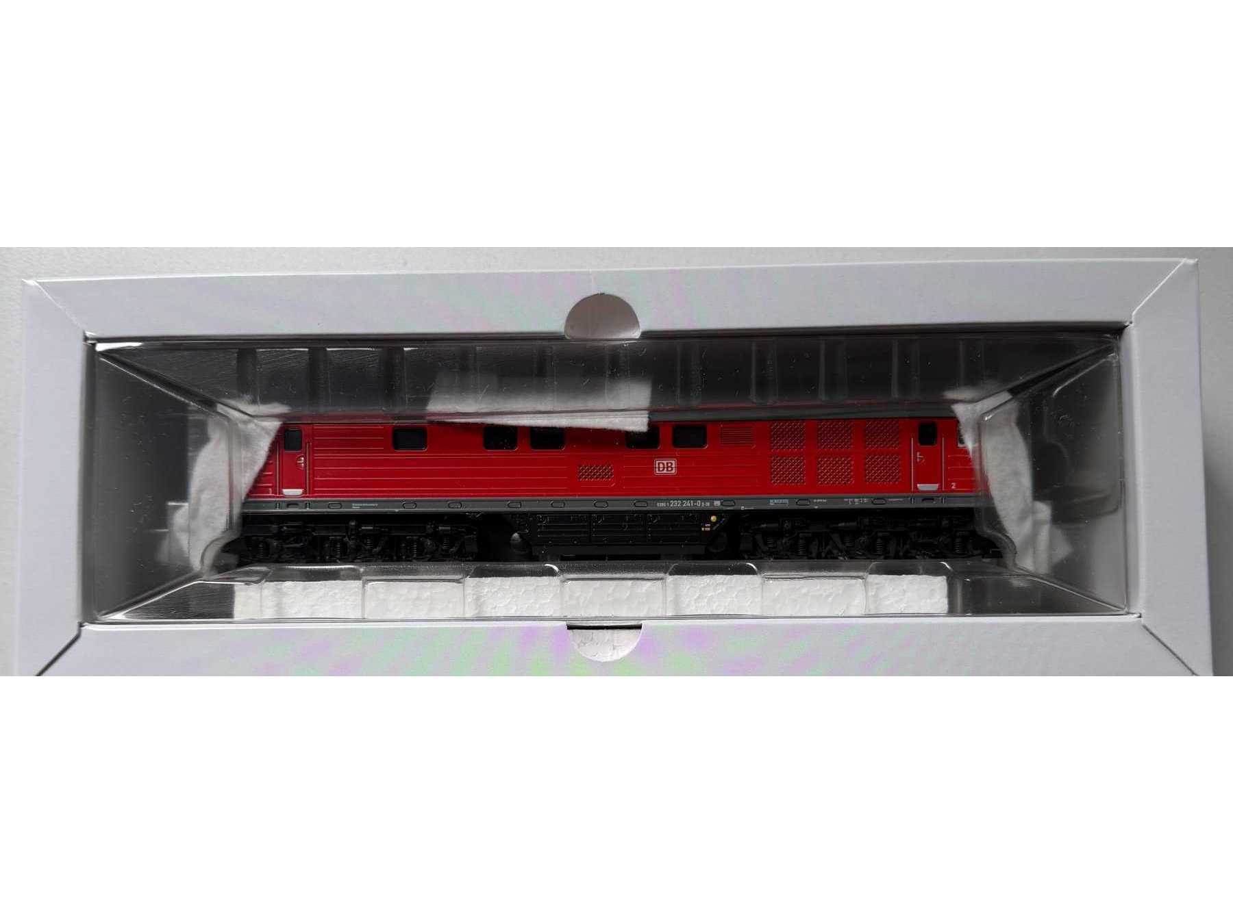 Lokomotive in Verpackung