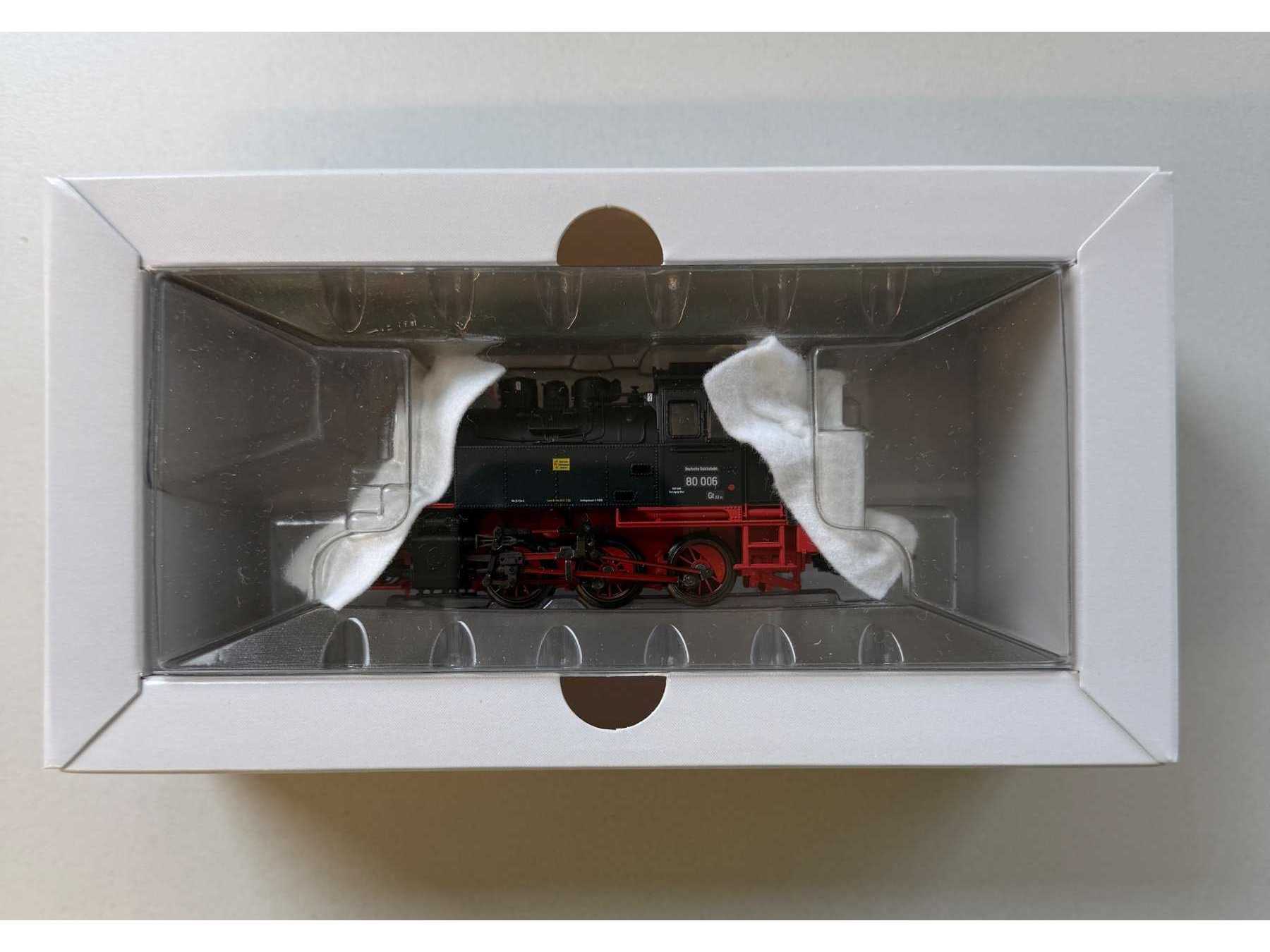 Lokomotive in Verpackung
