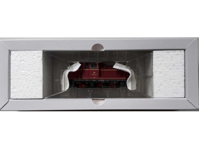 Lokomotive in Verpackung