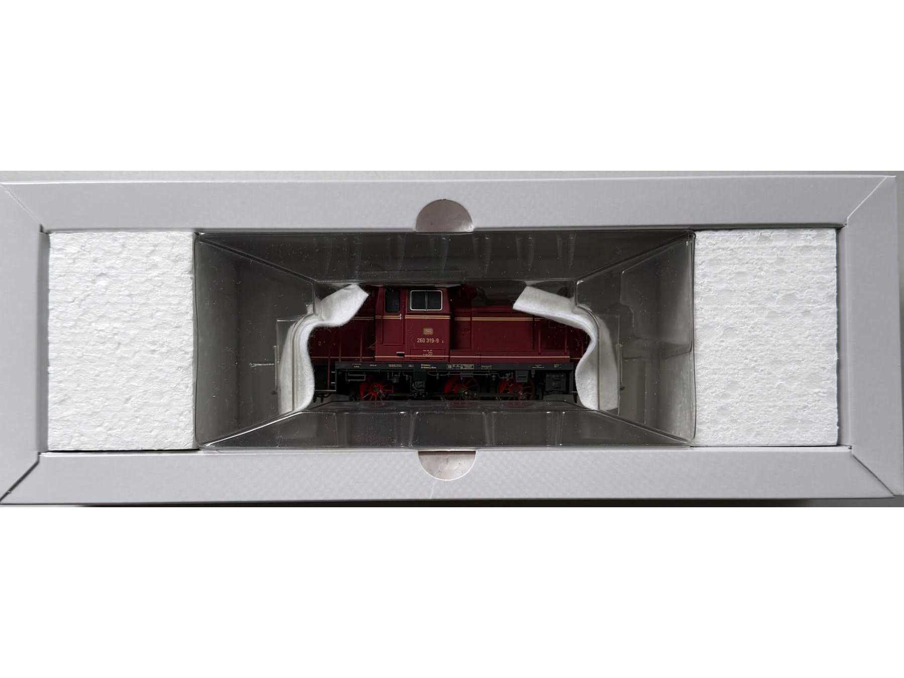 Lokomotive in Verpackung