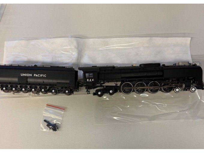 Lokomotive ohne Verpackung