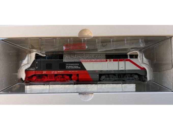 Lokomotive in Verpackung