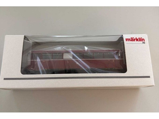 Schienenbus-Beiwagen in Verpackung