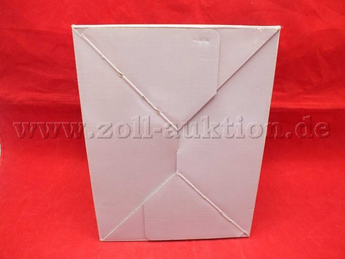 Rückseite  der Verpackung mit Beschädigungen