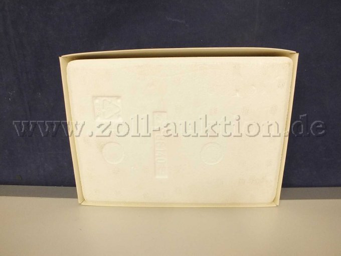 Rückseite der OVP mit Beschädigungen