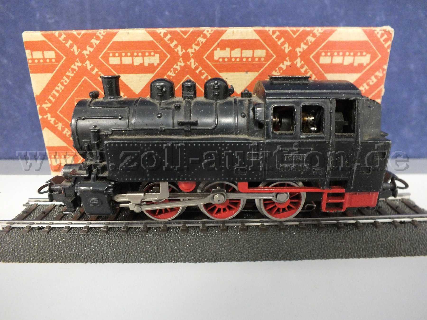 Gesamtansicht der Zollauktion Märklin Tenderlokomotive TM800