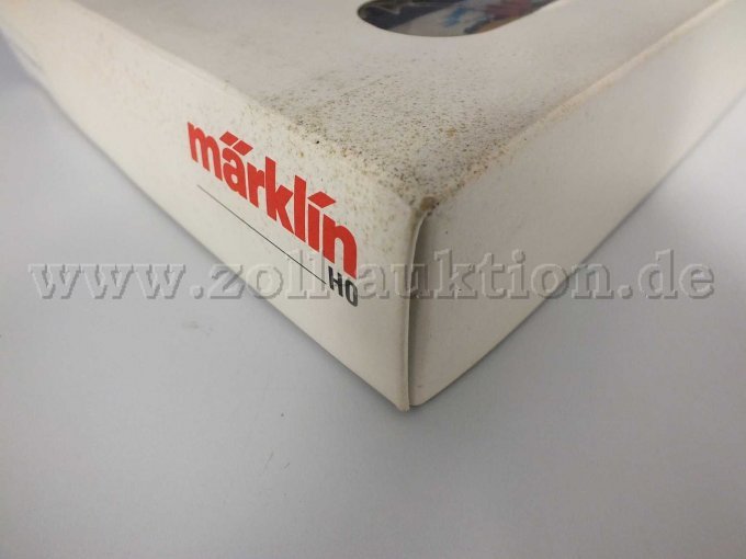 Seitliche Ansicht der OVP mit Beschädigung