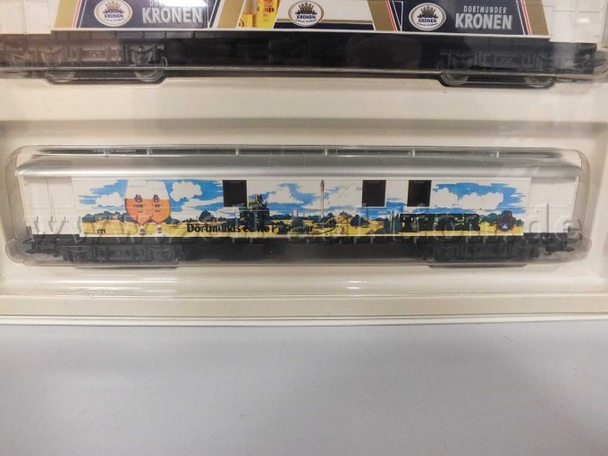 Detailaufnahme de Dortmunds echte Pilsnatur THIER Wagen im Blister