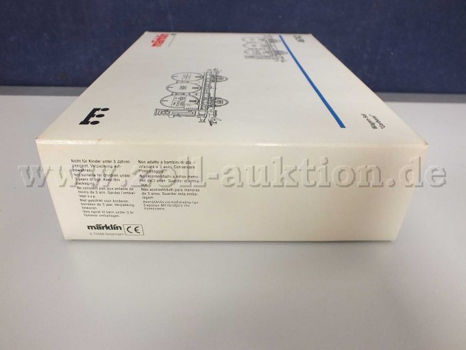 Seitliche Ansicht der OVP von links liegend mit Beschädigung