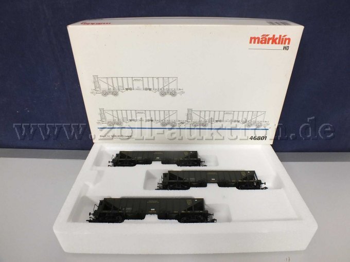 Gesamtansicht der Auktion Wagen-Set Kohlentrichterwagen in geöffneter OVP