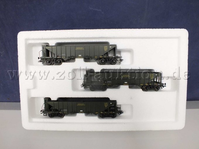 Aufnahme der 3 Kohlentrichterwagen
in der Umverpackung