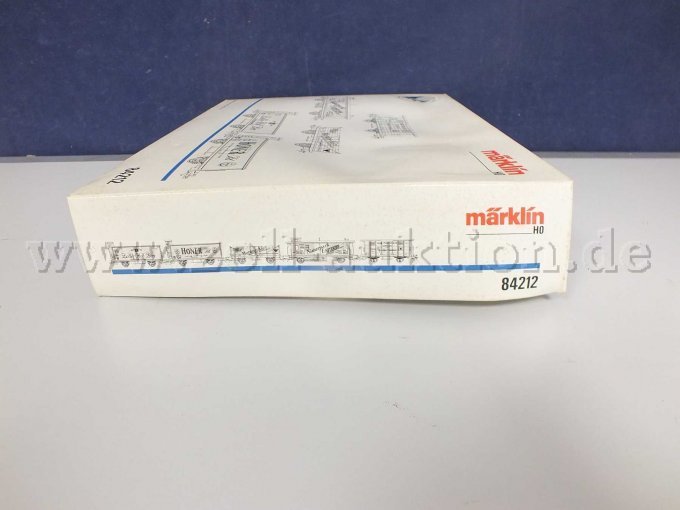 Seitliche Ansicht der OVP von rechts liegend mit Beschädigung