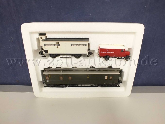 Aufnahme des Wagen-Sets Reichspost in der Umverpackung