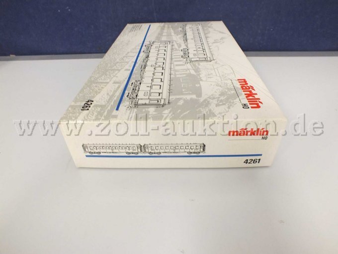 Seitliche Ansicht der OVP von rechts liegend mit Beschädigung