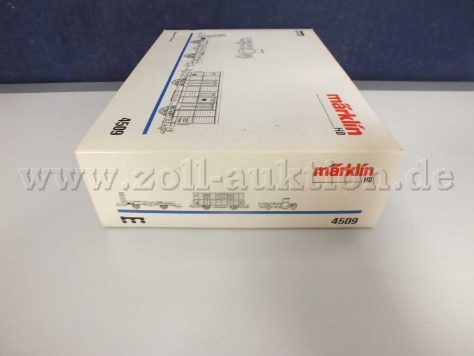 Seitliche Ansicht der OVP von rechts liegend mit Beschädigung