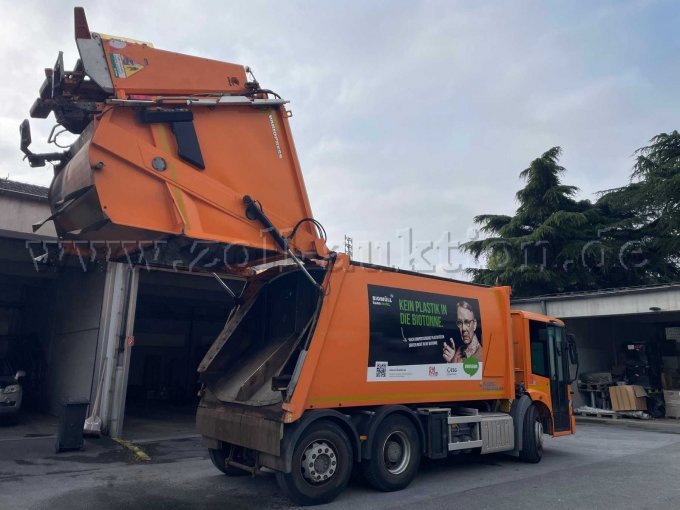 Schüttung hochgeklappt