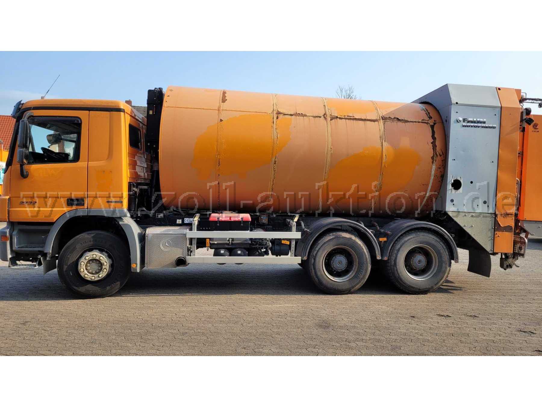 Müllsammelfahrzeug Mercedes-Benz Actros 3 / 2732 K 6x4
Aufbau: Faun Rotopress 520B