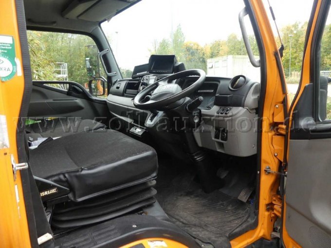 Blick in die Fahrerkabine rechts