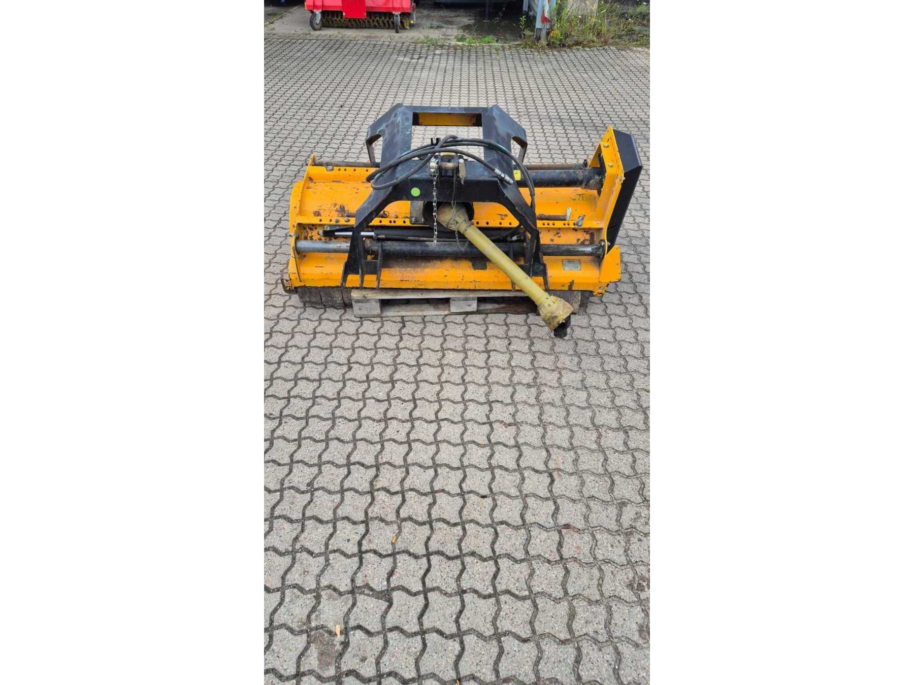 Mulcher von vorne