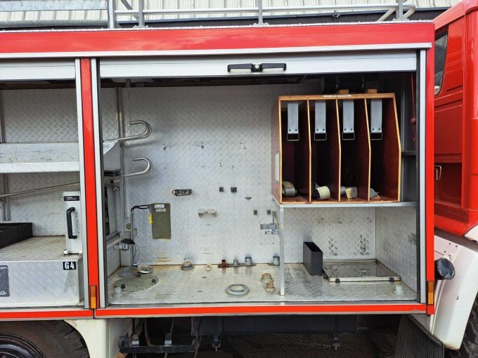 1 MAN-VW 8-150 tankblusvoertuig met vierwielaandrijving (TLF 8/18) brandweer – foto 8 – kavel bij Zoll-Auktion, Schweich