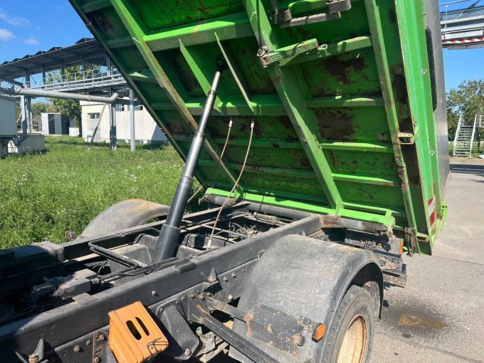 Kipperpritsche von unten - Detailansicht