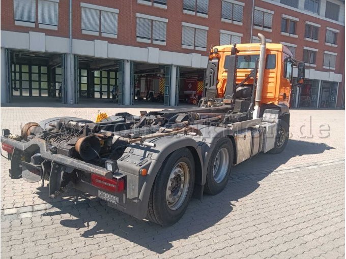 Fahrzeug von rechst hinten