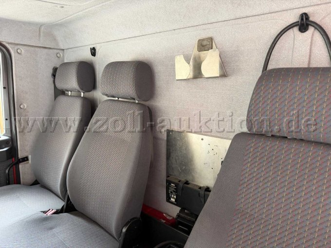 Rüstwagen Innenraum Blick auf die Sitze