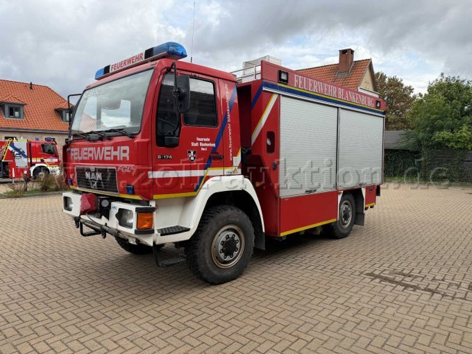 Rüstwagen Seitenansicht Fahrerseite
