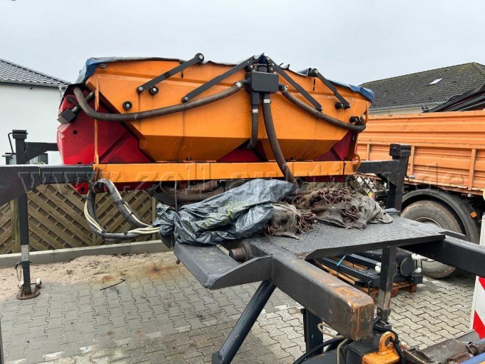 Frontansicht Salzstreuer