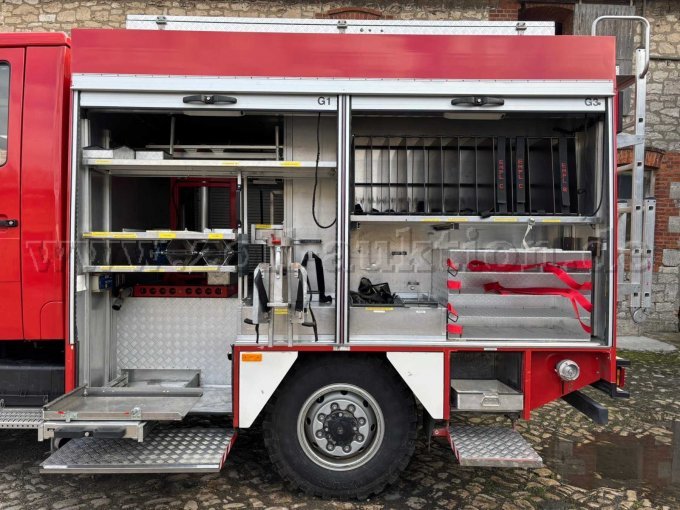 Geräteräume Fahrerseite 2 LF8/6