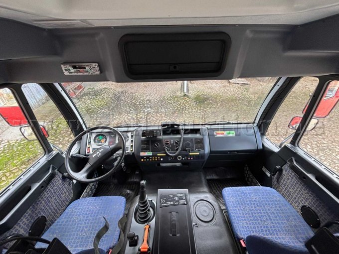 Fahrer-/Beifahrerplatz LF8/6