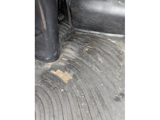 Loch und Risse Bodenmatte