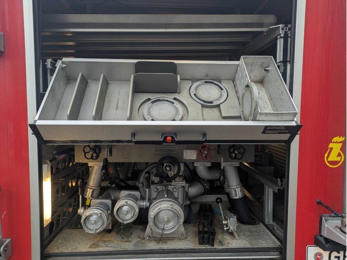 Fach über Bedienstand