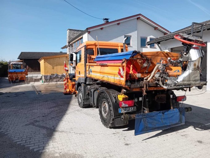 MAN LKW Heck mit Streuer