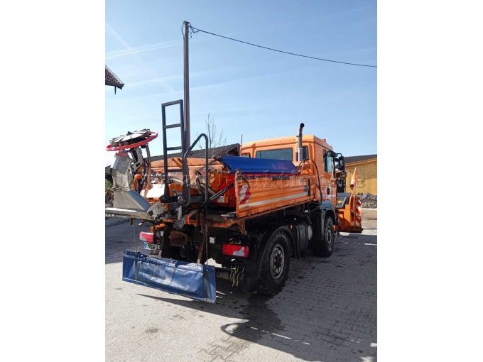 MAN LKW Heck mit Streuer