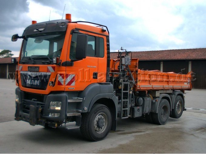 MAN - LKW Kipper off.Kasten- TGS 28.400 mit Hiab-Kranschaden - Unfallschaden - von vorne links