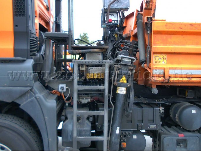 MAN - LKW Kipper off.Kasten- TGS 28.400 mit Hiab-Kranschaden - Unfallschaden - Kranschaden von Seite links