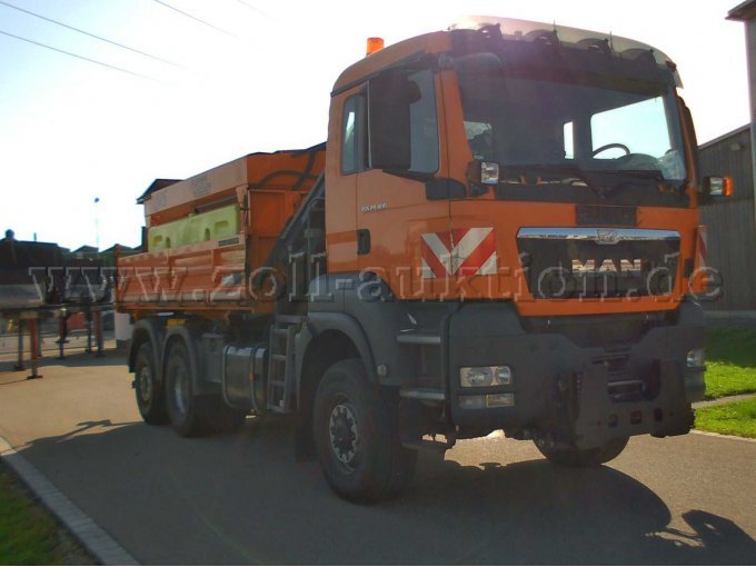 1 MAN - LKW Kipper off.Kasten – TGS 28.400 mit Hiab - Kran & Küpper Weisser Streuer – foto 8 – kavel bij Zoll-Auktion, Neu-Ulm