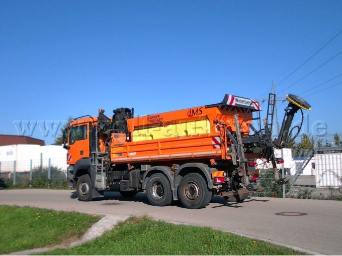 1 MAN - LKW Kipper off.Kasten – TGS 28.400 mit Hiab - Kran & Küpper Weisser Streuer – foto 5 – kavel bij Zoll-Auktion, Neu-Ulm