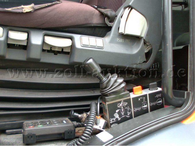 1 MAN-vrachtwagen met open laadbak – TGS 28.400 met Hiab-kraan en Küpper Weisser-strooier – foto 20 – kavel bij Zoll-Auktion, Neu-Ulm