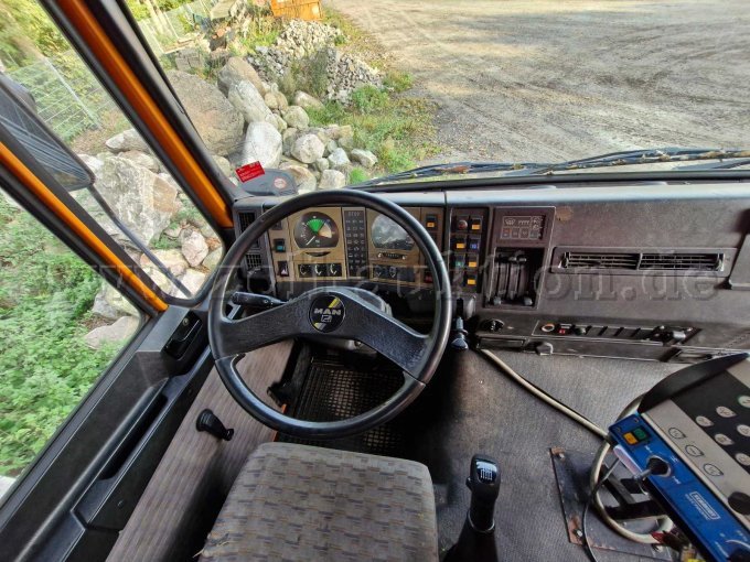 1 MAN LKW, Kipper offener Kasten, mit Schneeschild und Streugerät – foto 4 – kavel bij Zoll-Auktion, Garrel