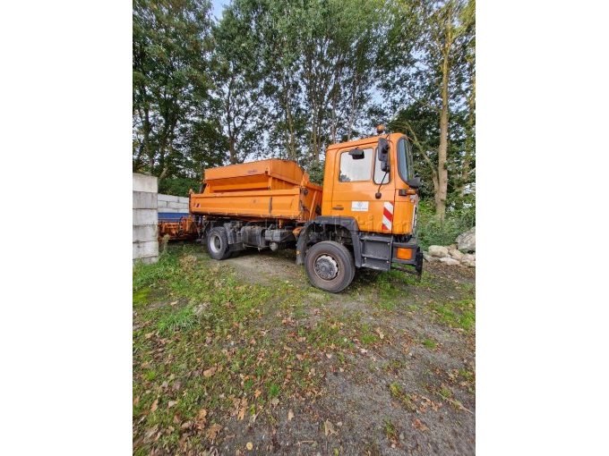 1 MAN LKW, Kipper offener Kasten, mit Schneeschild und Streugerät – foto 3 – kavel bij Zoll-Auktion, Garrel