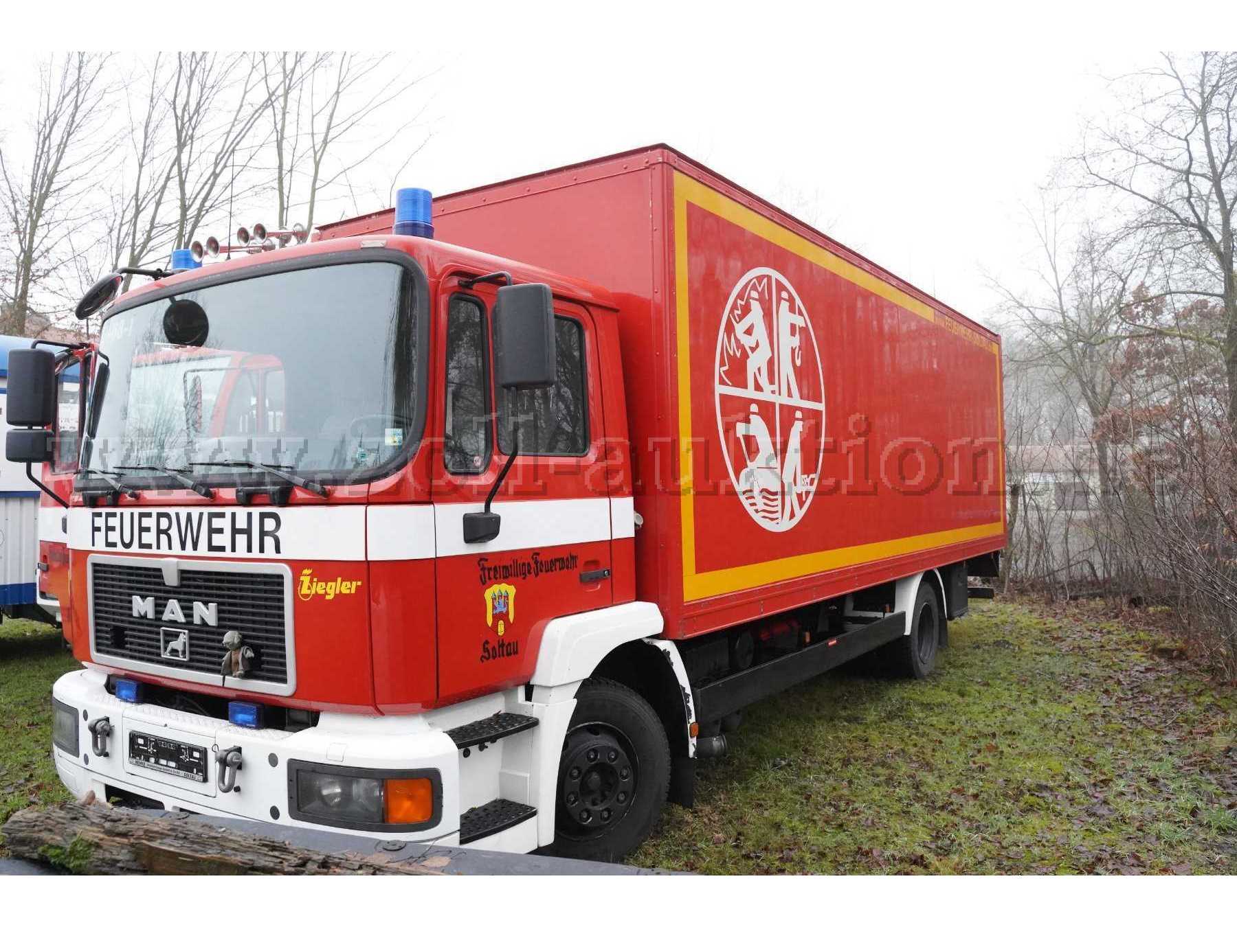 Feuerwehrfahrzeug Komplettansicht