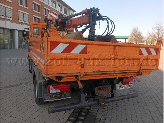 Fahrzeug von hinten links